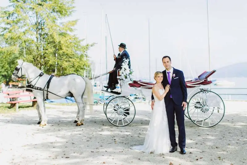 Fototour Innenstadt - 90 Min. in weißer Kutsche mit weißen Pferden – Bild 2