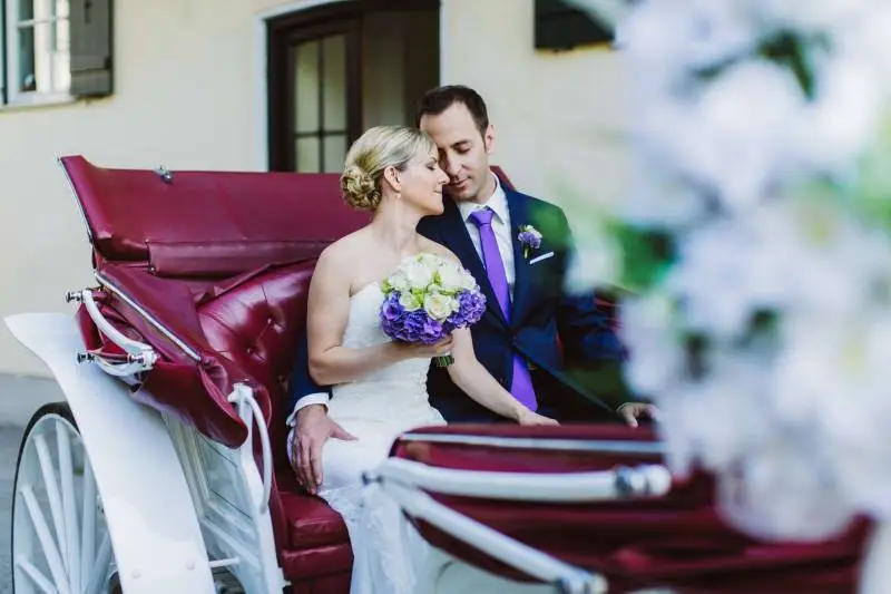 Fototour Innenstadt - 90 Min. in weißer Kutsche mit weißen Pferden – Bild 4