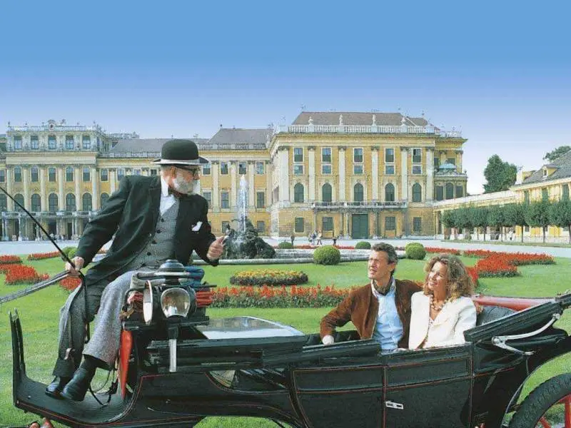 Schönbrunn Rundfahrt ca. 30 Min.